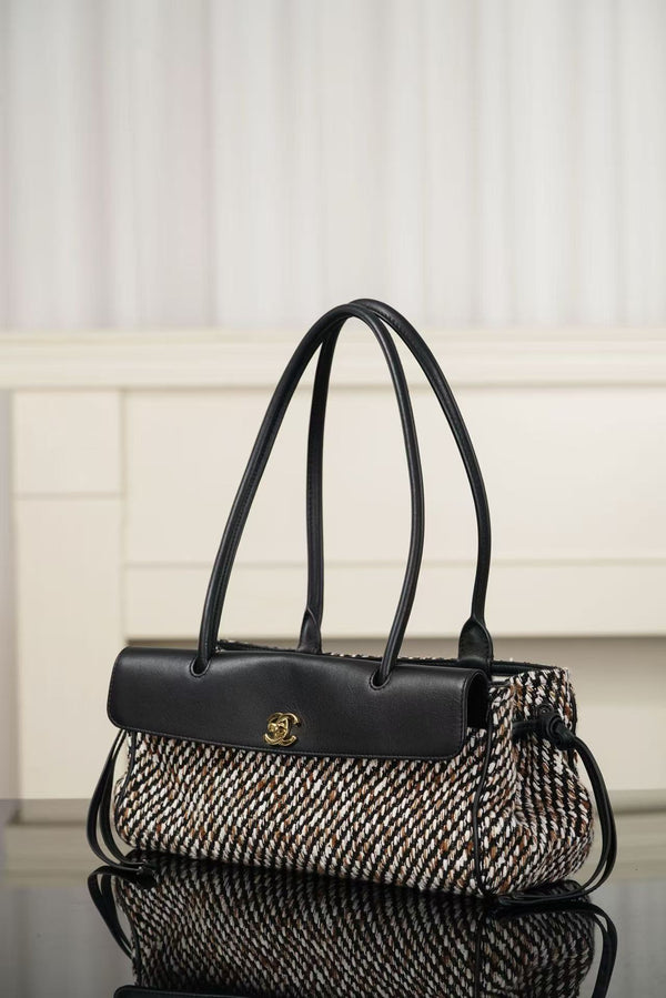Chanel 2026 Shopping Tote Bag 30cm Black Cowhide Wool