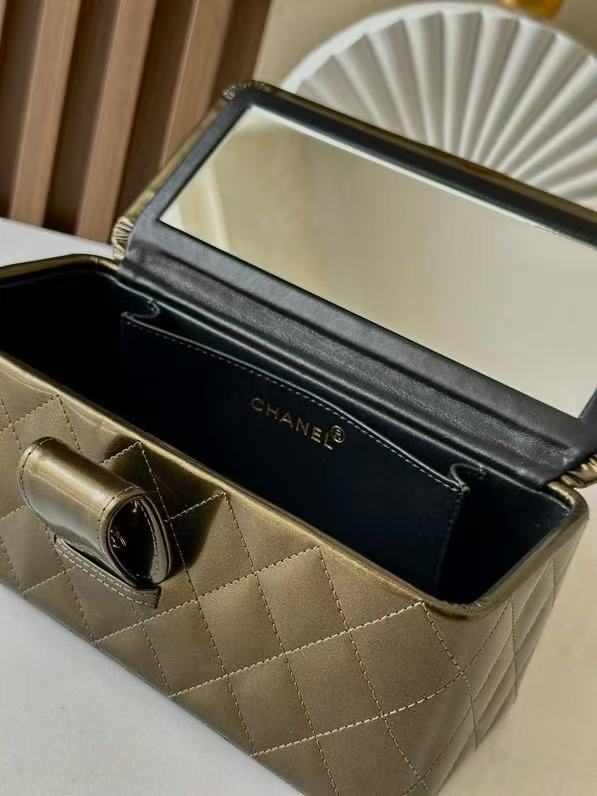 Chanel Vanity Vintage Bag 22cm Olive Green Patent Leather