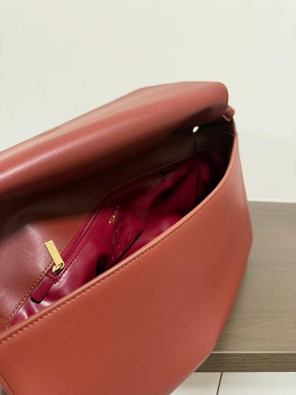 CC 26s Maxi Messenger Bag Brown Lambskin
