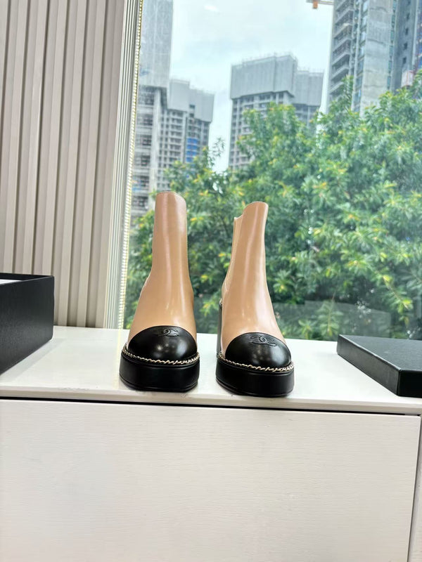 CC Chelsea Boot Beige Black in Cowhide