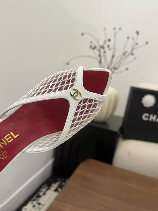 CC 26 Coco Beach Mules 80mm White in Mesh