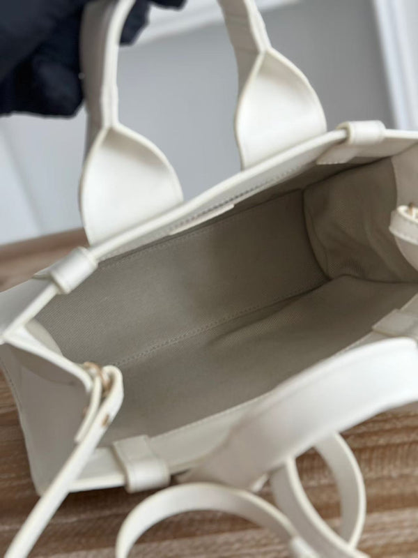 Sac cabas Chloé Woody petit modèle 26 cm en cuir de veau marron