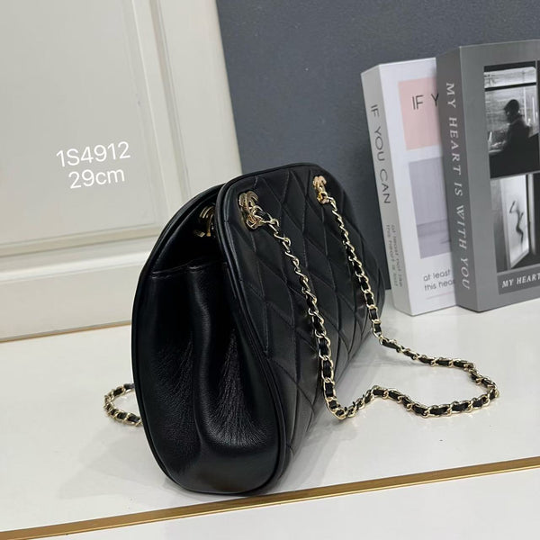 CC 2026 Chain Clutch Bag 19.5cm Black Lambskin Ghw