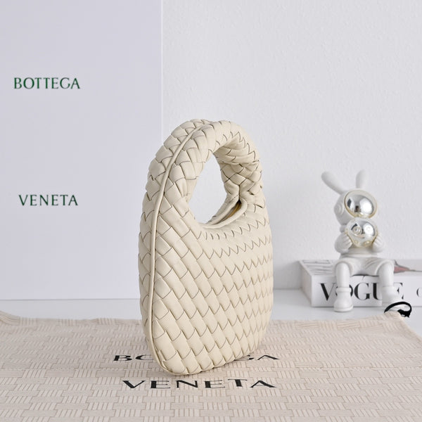BV Baby Veneta Cream 26cm Intrecciato Nappa Leather