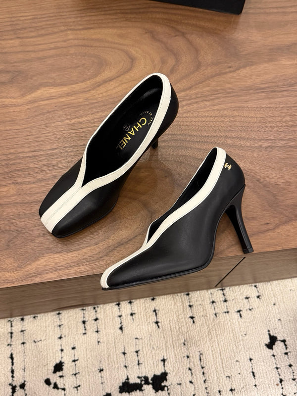 CC 26s Blazy High Heel Pumps 9cm White Black Embossed Calfskin