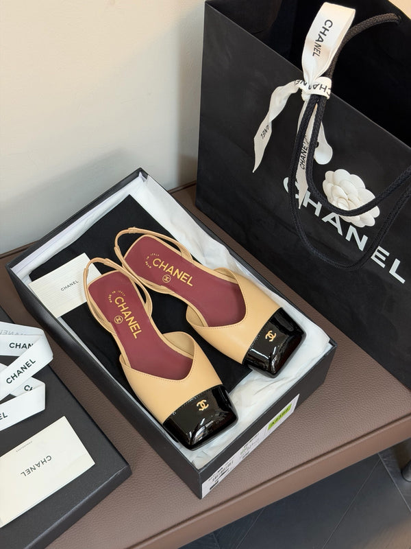 CC 26s Square-Toe Slingbacks Flat-Bottomed Black Beige Cowhide