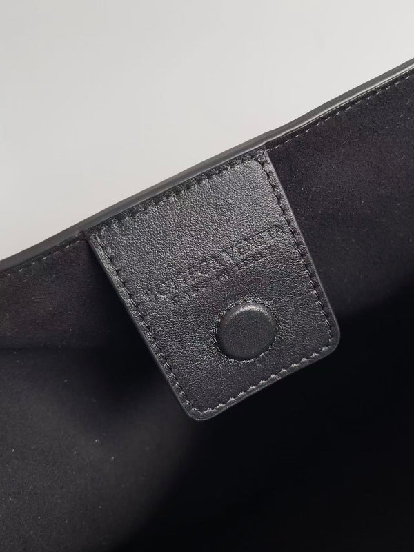 BV Andiamo Tote Bag 42cm Black Patent Cowhide Leather