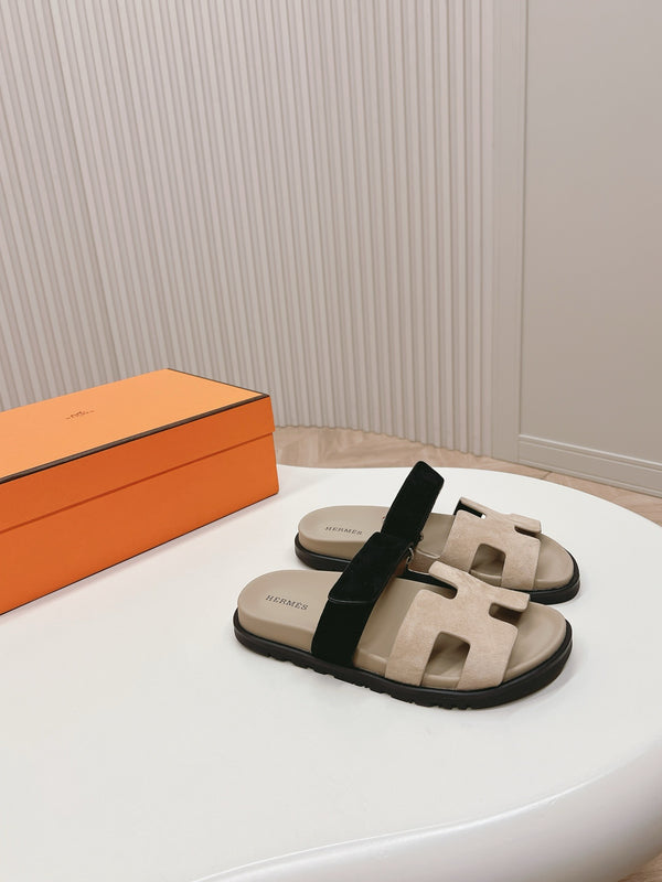 Chypre Sandal Beige Chapas / Black Suede