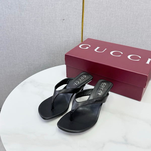 GG Vittoria Thong Sandals Black Cowhide