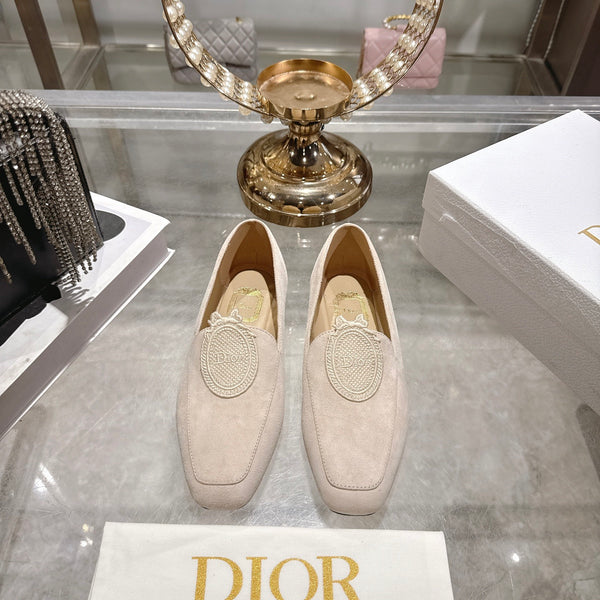 CD Médaillon Loafer Beige Suede