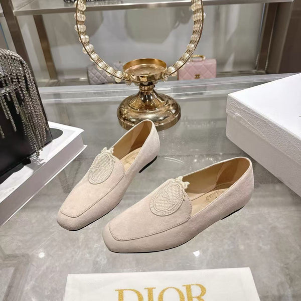 CD Médaillon Loafer Beige Suede