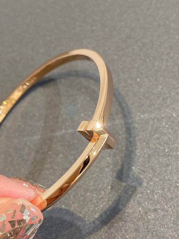 BRACCIALE T1 CON CERNIERA LARGA E PAVE' DI DIAMANTI