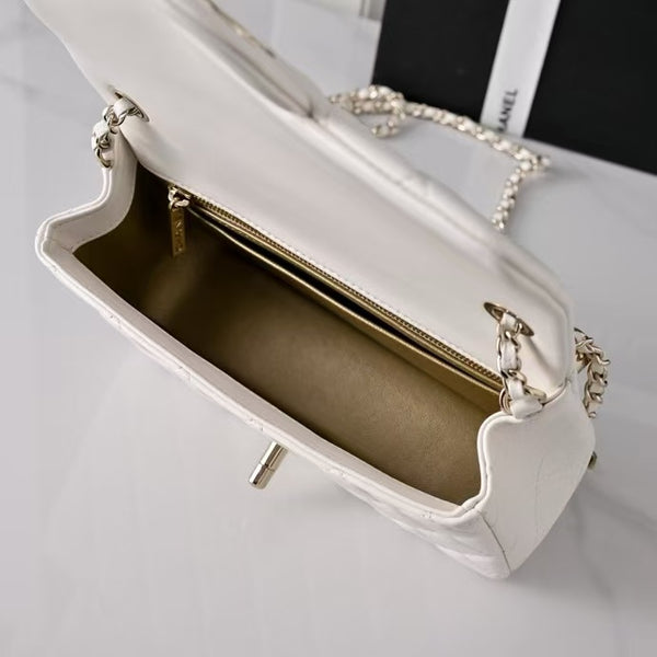 CC Classic Mini Flap Bag 20cm in White Lambskin