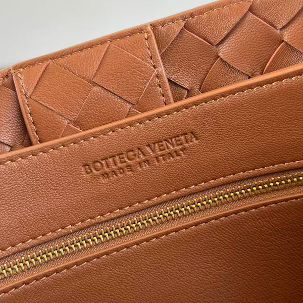 Bv Medium Andiamo 32cm Dark Tan Lambskin