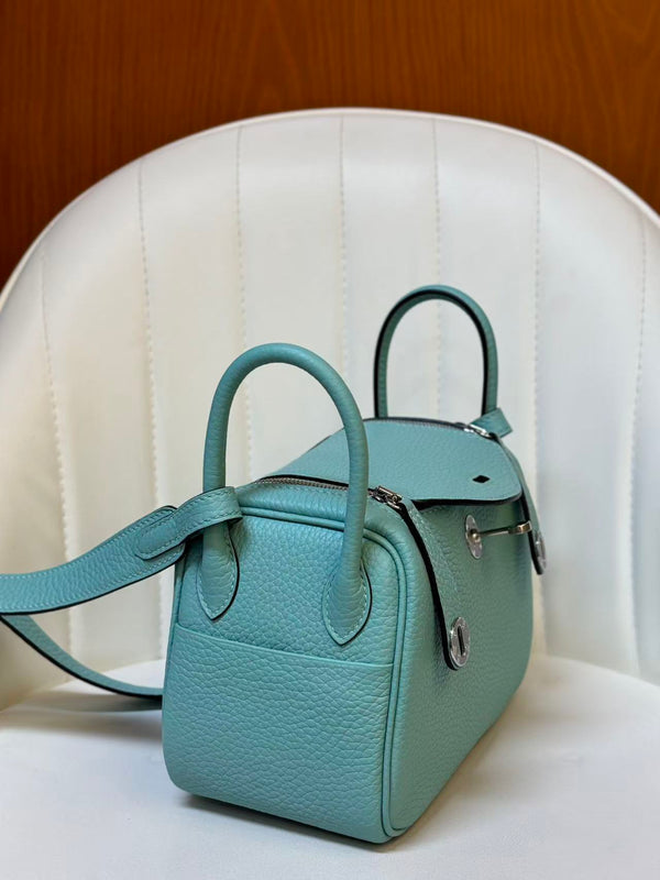 HM LINDY BAG 19CM MINT BLUE CALFSKIN