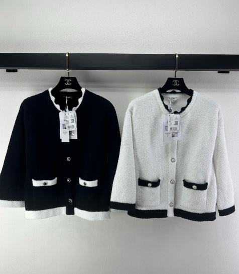 Chanel 2025 Gilet Col Rond Dentelle Noir Blanc Laine 325690
