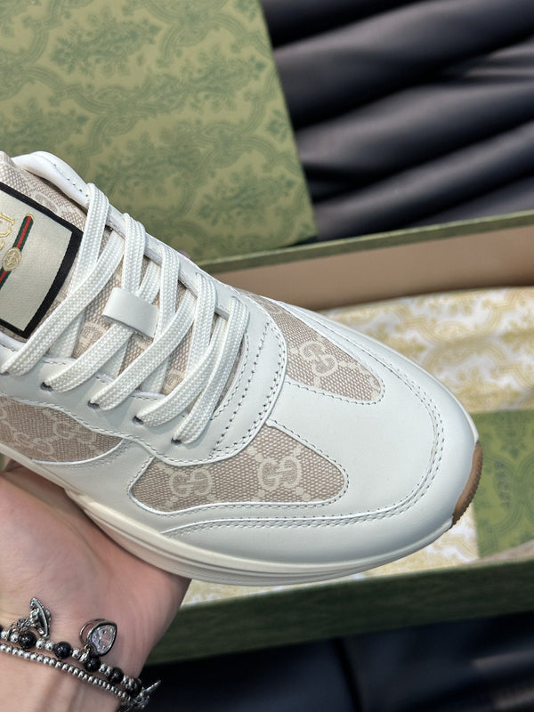 SCARPE DA SNEAKER GG RETRO RHYTON ROSA BIANCHE