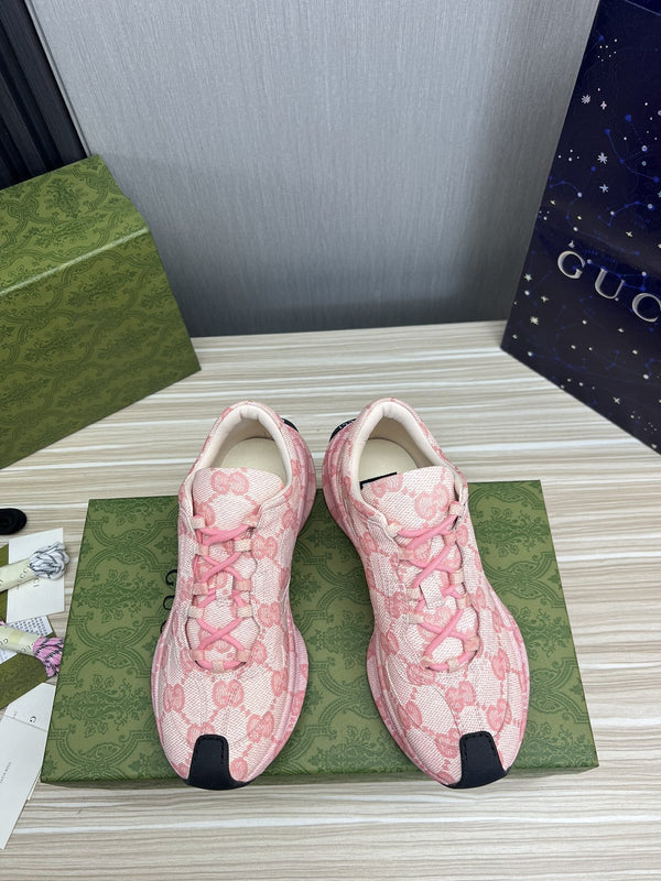 GG RUN PINK LEATHER SNEAKERS