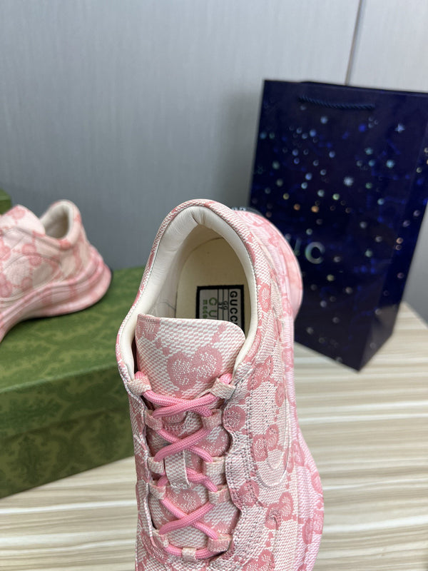 GG RUN PINK LEATHER SNEAKERS