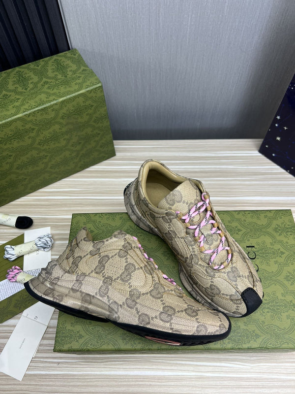 GG RUN LIGHT GREEN LEATHER SNEAKERS