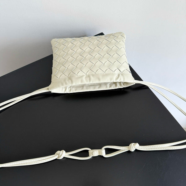 BV Small Dustbag Ivory Calfskin