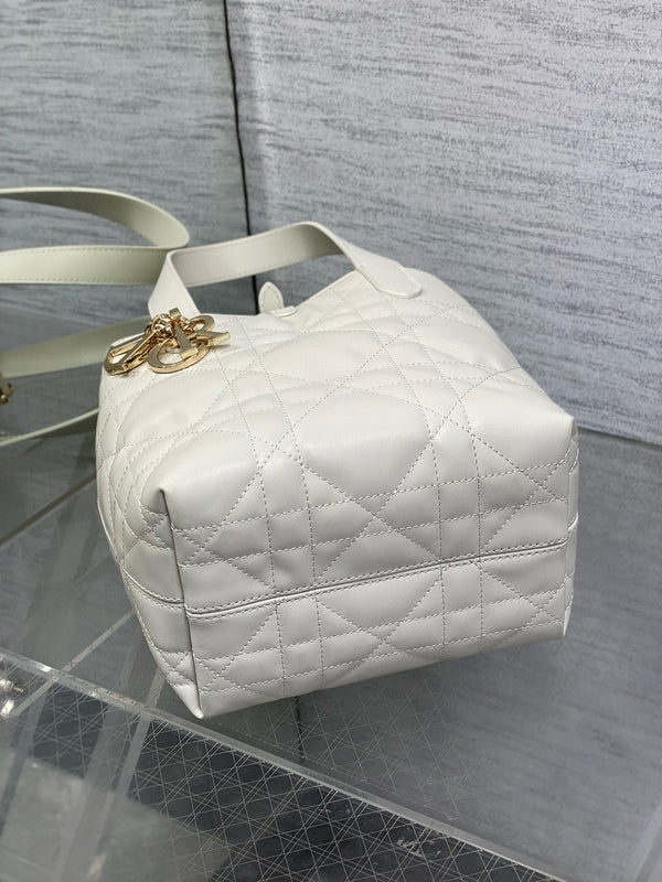 CD Small Toujours Vertical 18cm White Calfskin