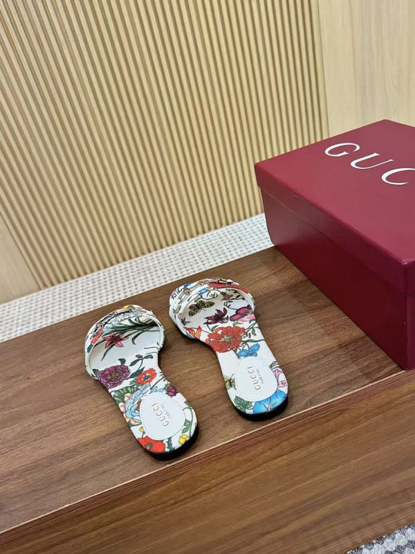 GC 25 Floral Slide Sandal with Horsebit White and Multicolor Canvas
