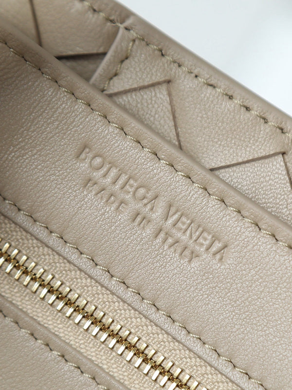 BV 2026 Mini Andiamo Taupe Lambskin