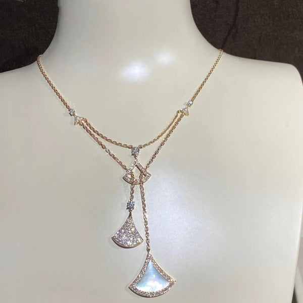 DREAM NECKLACE 3 MOTIF WHITE MOP DIAMOND