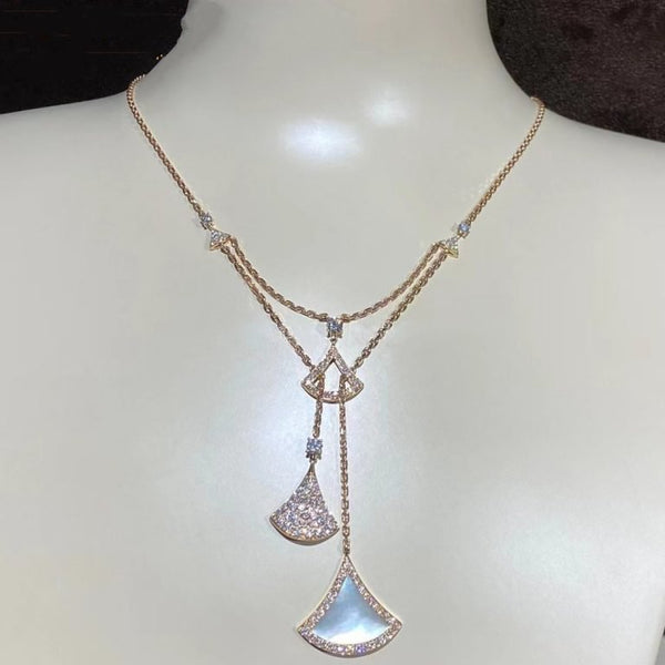 DREAM NECKLACE 3 MOTIF WHITE MOP DIAMOND