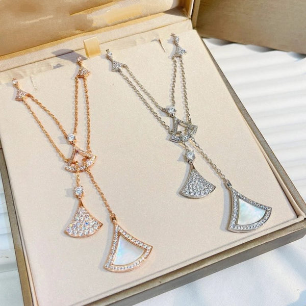 DREAM NECKLACE 3 MOTIF WHITE MOP DIAMOND