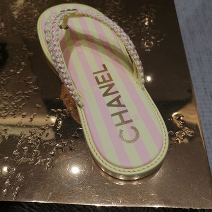 CC 25 Sandalo infradito intrecciato a righe rosa lime