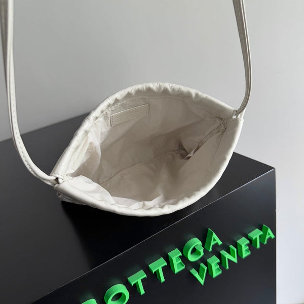 BV Small Dustbag 21cm Sea salt Intrecciato Calfskin Leather