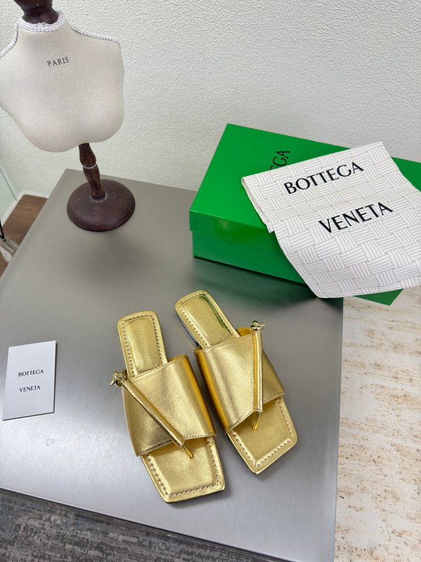 BV 25s Solstice Flat Thong Calfskin GHW