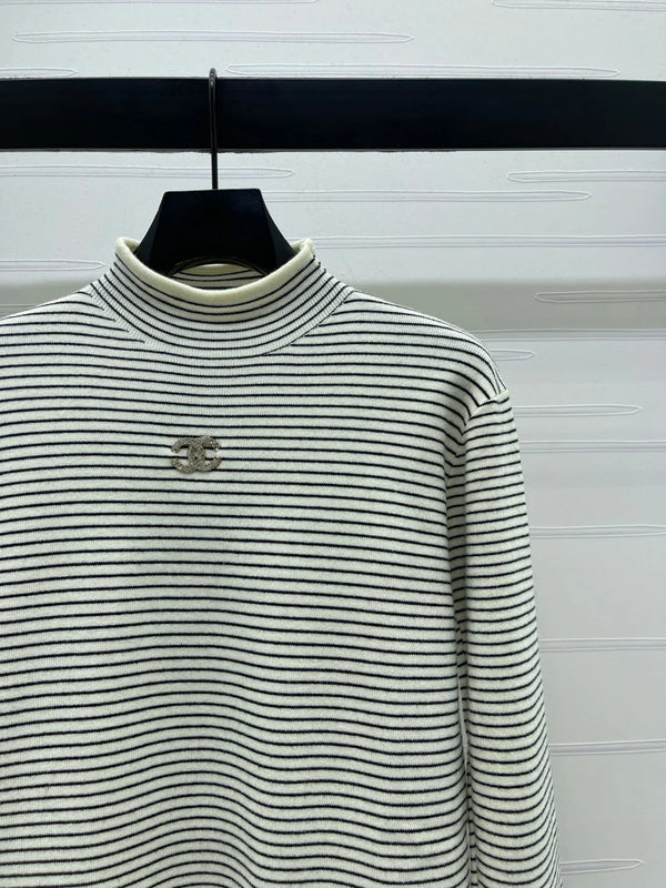 Pull à col roulé rayé en laine Chanel 2026 à manches longues