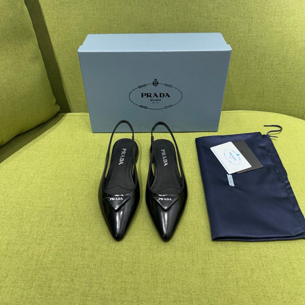 Prad 2026 Spazzolato Triangle Logo Flat Patent Leather 148638