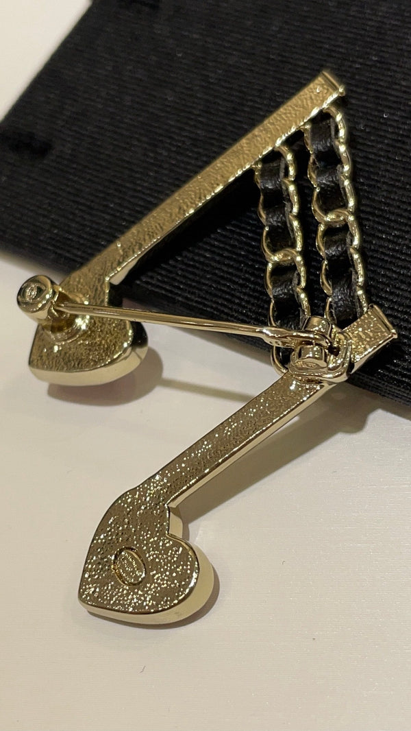 CC Brooch Gold 163086