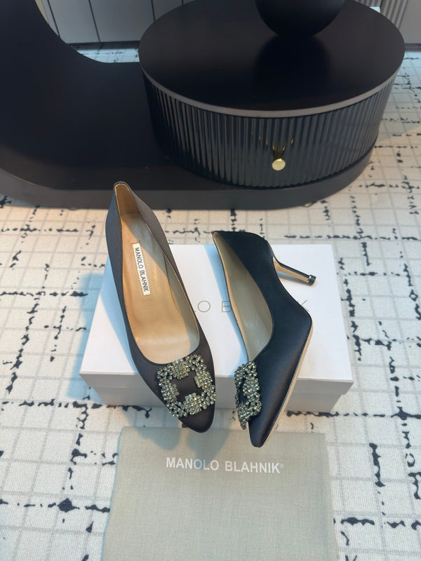 Manolo Blahnik Hangisi Pompa con fibbia 810197