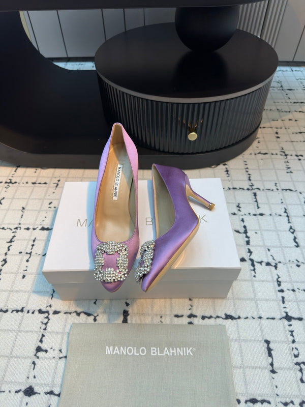 Manolo Blahnik Hangisi Pompa con fibbia 810197