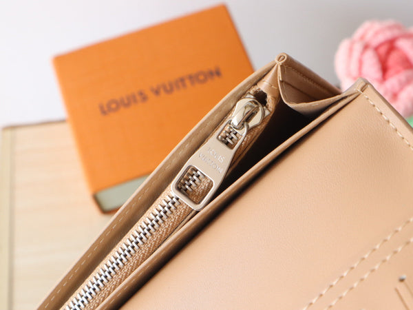 Portafoglio LV Brazza in pelle di mucca Taurillon grana monogramma