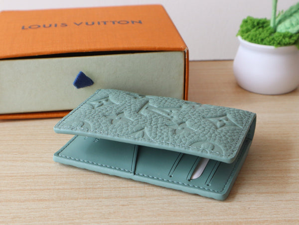 Organizer tascabile LV Monogram in pelle di mucca Taurillon grana