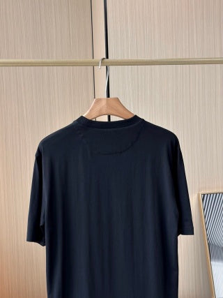 T-shirt Prada a maniche corte con tasca e logo triangolare in cotone nero