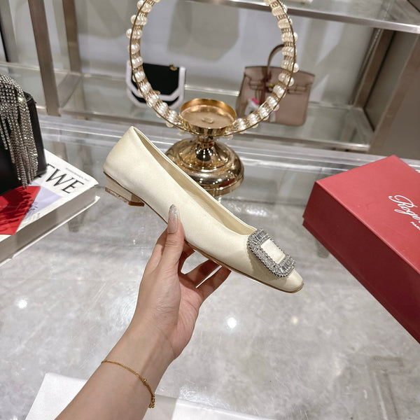 Bell Viv 25 Pumps White Imported Silk 300735