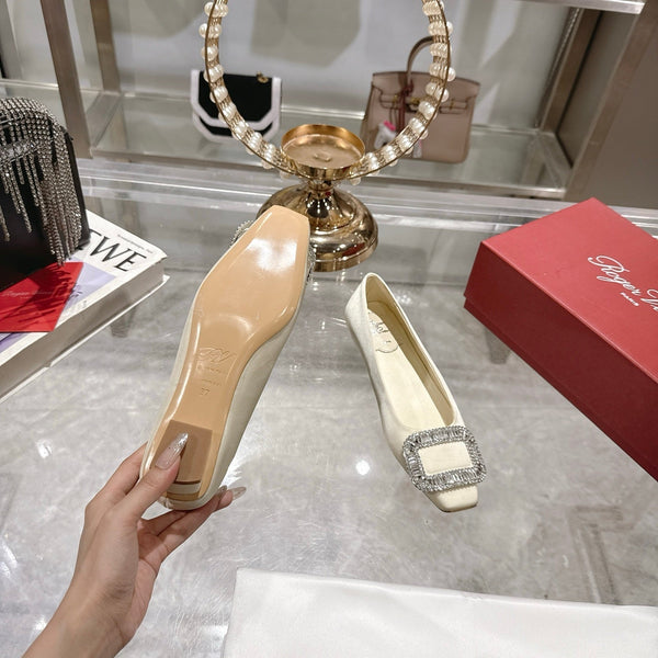 Bell Viv 25 Pumps White Imported Silk 300735