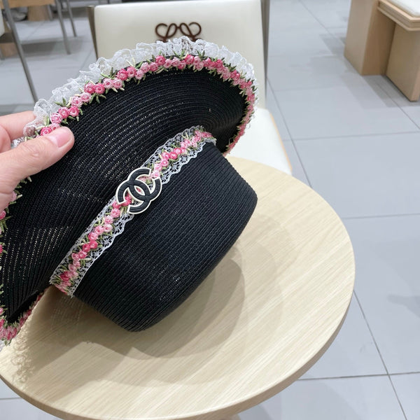 Chapeau de paille à calotte plate Chanel