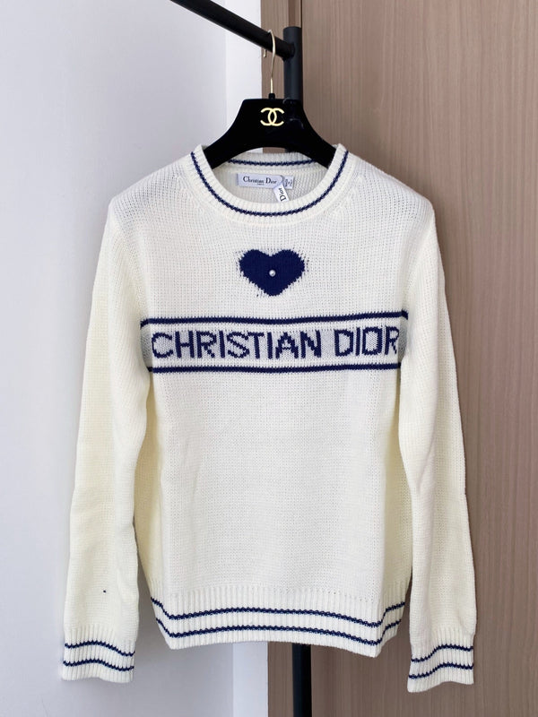 Pull Dior 2025 en laine à imprimé cœurs