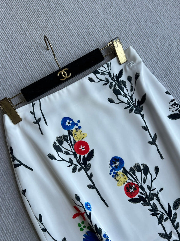 Ensemble chemise et jupe Chanel 26 imprimé blanc en polyester