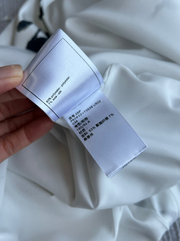 Ensemble chemise et jupe Chanel 26 imprimé blanc en polyester