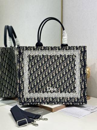 CD Book Tote with Black Oblique pattern and White Lace Frame in Canvas 288349