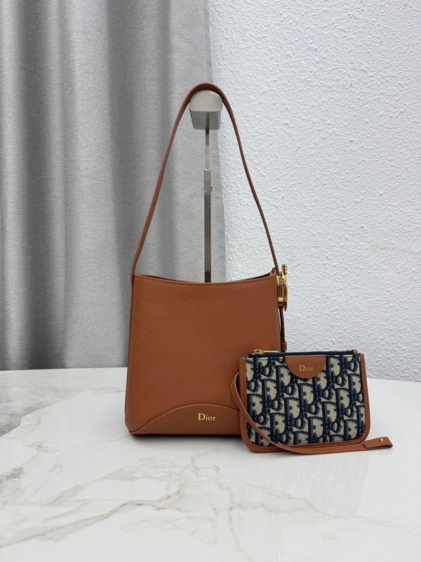 CD 2026 Medaillon Bucket Bag 19.5cm Calfskin
